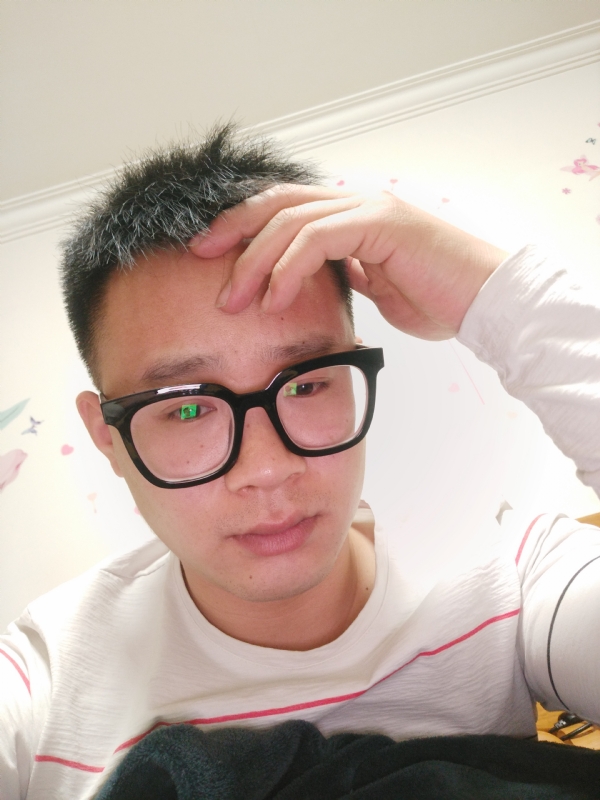 华灯初上的夜晚的第一张照片--遵义相亲服务中心