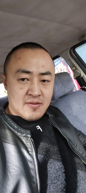 精神九哥的第一张照片--遵义相亲服务中心