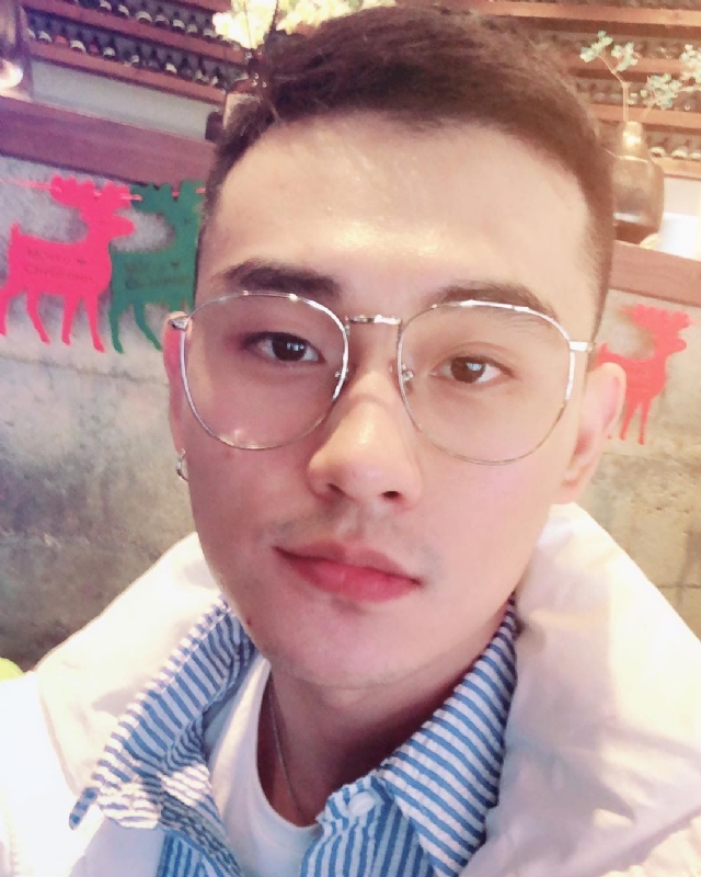 胡强很孤单的第一张照片--遵义相亲服务中心