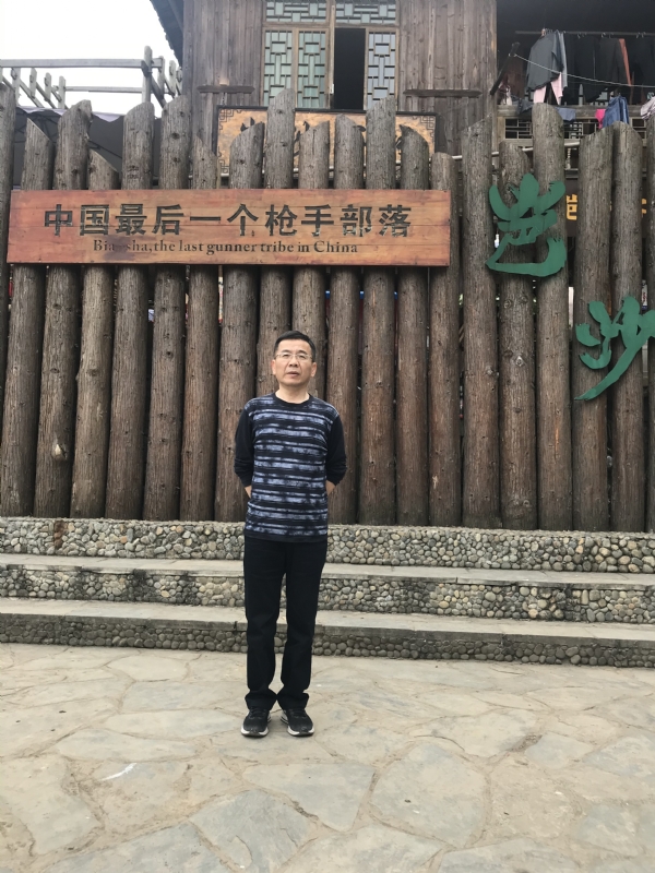 屯里的富豪的第一张照片--遵义相亲服务中心