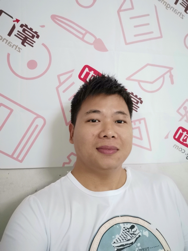 轻静地行走着的第一张照片--遵义相亲服务中心