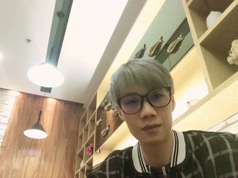 黄峰的第二张照片--遵义相亲服务中心