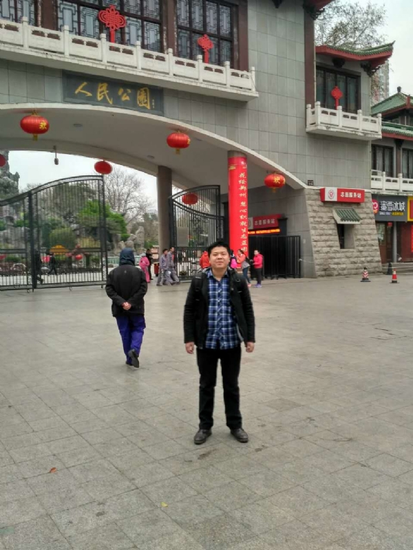 在奋斗的第一张照片--遵义相亲服务中心