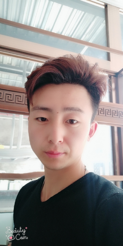 拼命微笑的第二张照片--遵义相亲服务中心