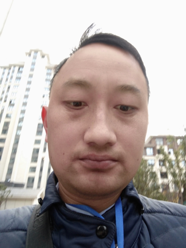 老男人的第一张照片--遵义相亲服务中心