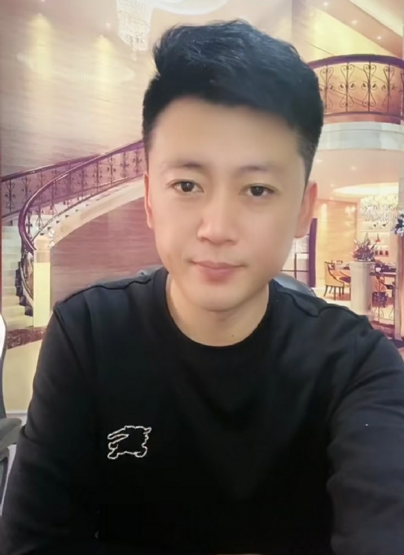 屋顶拾荒人的第三张照片--遵义相亲服务中心
