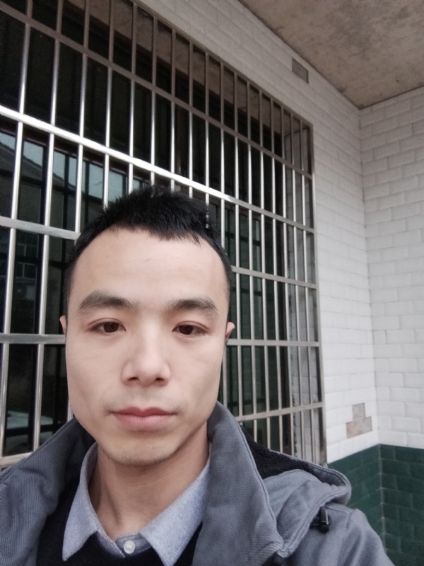 笑得那么开心的第三张照片--遵义相亲服务中心