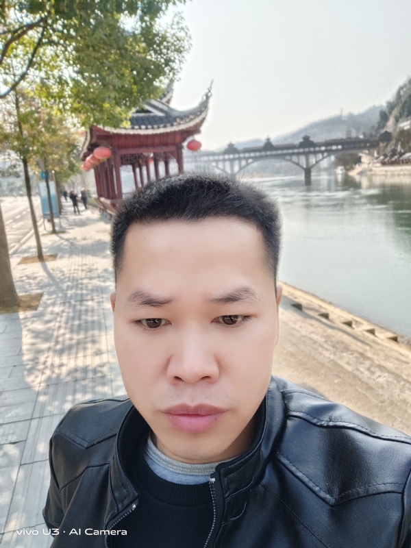 啊锦的第一张照片--遵义相亲服务中心