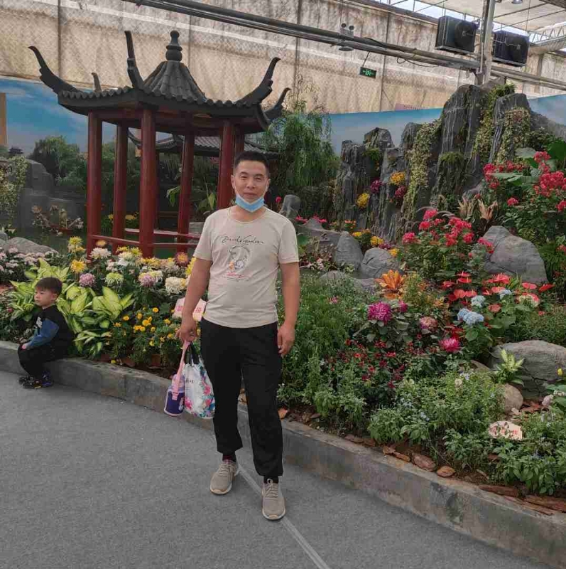 受伤的痴情男的第一张照片--遵义相亲服务中心