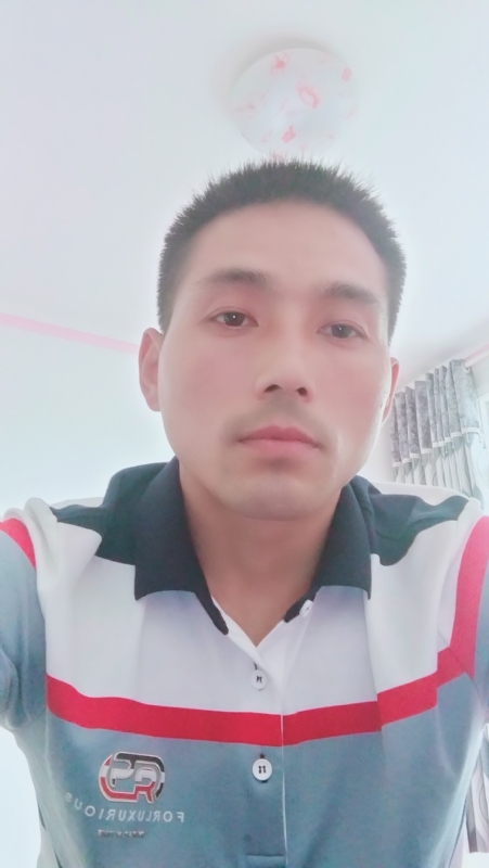 染红尘世的第一张照片--遵义相亲服务中心