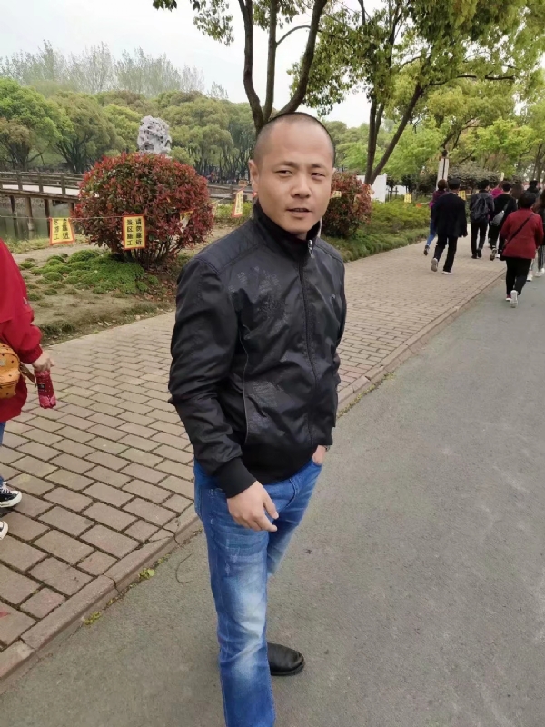 傻子的第一张照片--遵义相亲服务中心