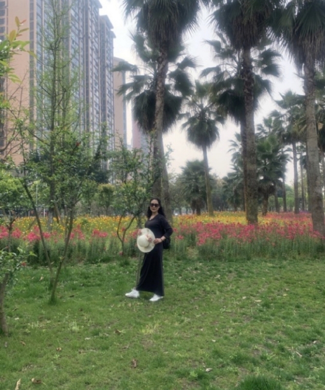 粉墨登场的第一张照片--遵义相亲服务中心