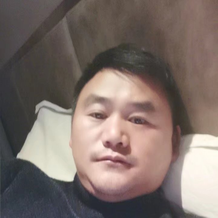 奔跑的第四张照片--遵义相亲服务中心