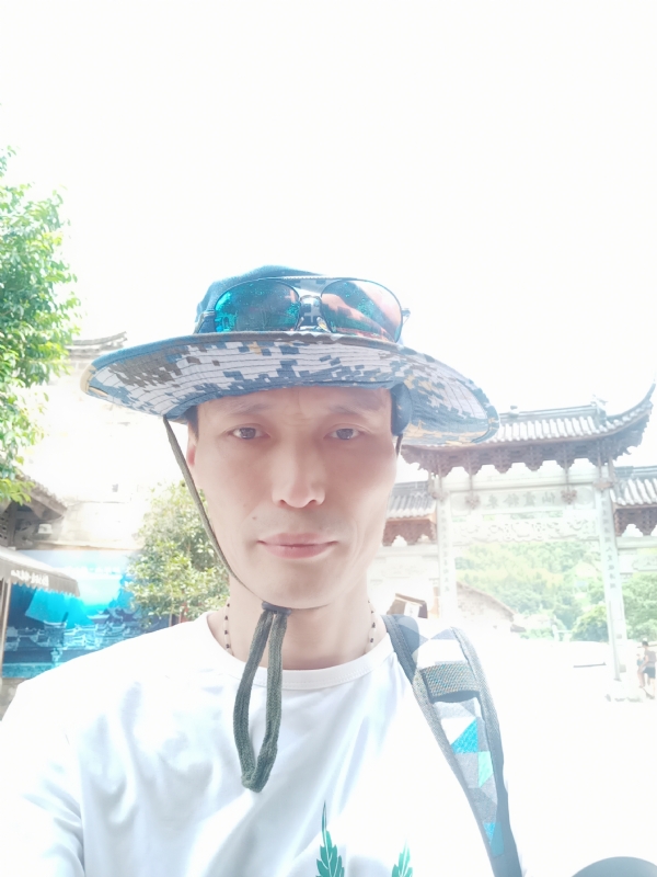 童群海的第一张照片--遵义相亲服务中心