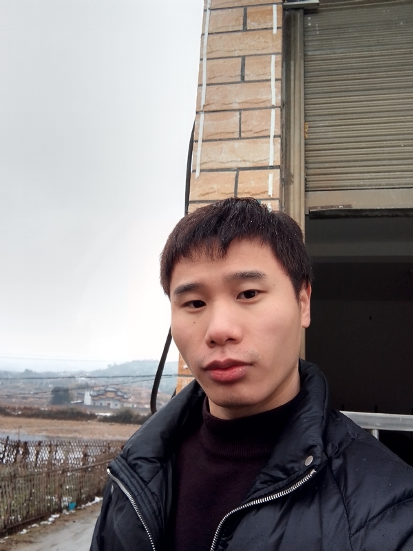银色的羽翼的第一张照片--遵义相亲服务中心