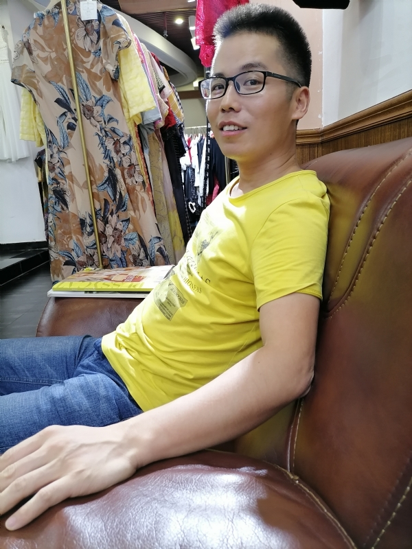 汪顺鹏的第一张照片--遵义相亲服务中心