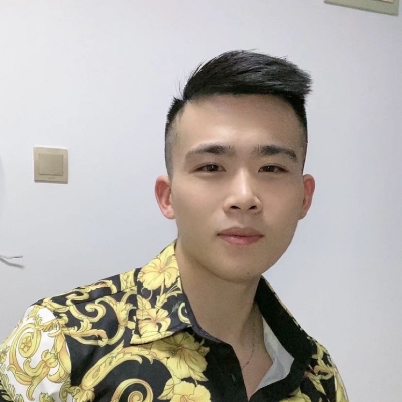迷彩冲锋衣的第一张照片--遵义相亲服务中心