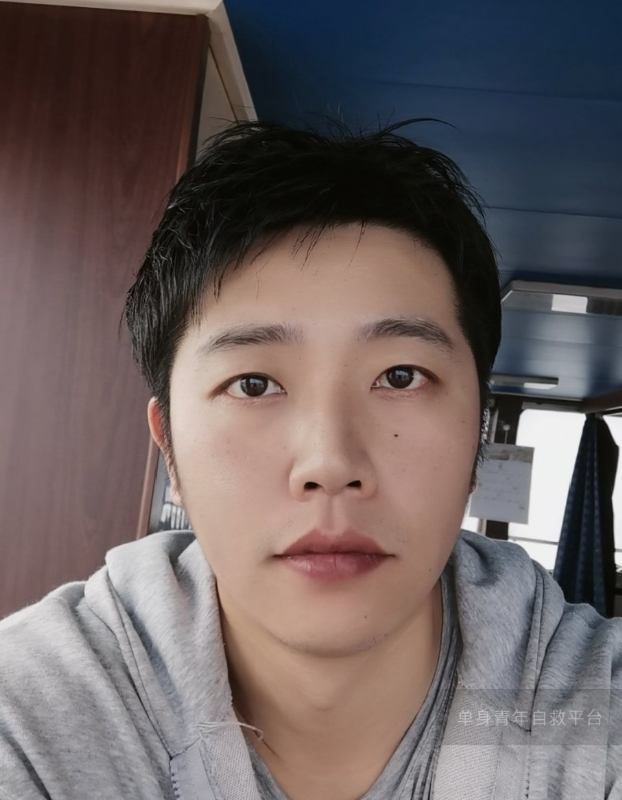 不太帅的男人的第二张照片--遵义相亲服务中心
