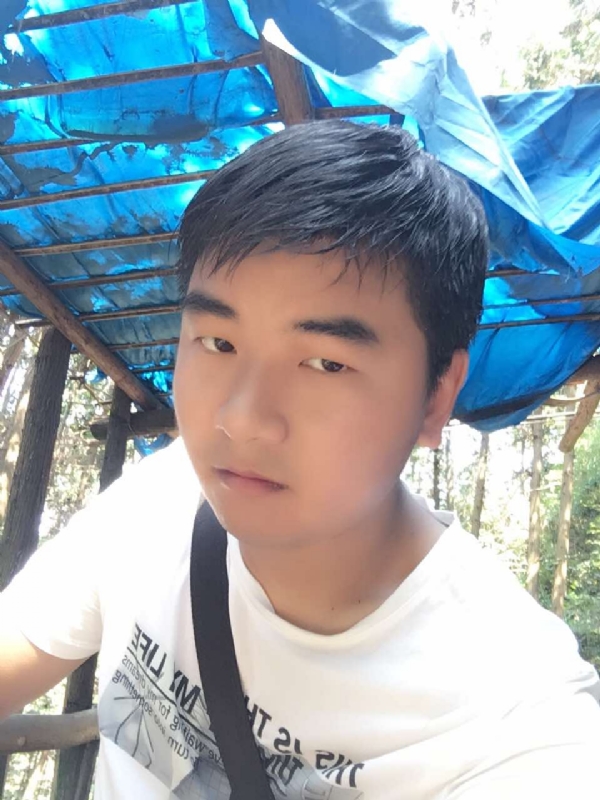 殷勤的王子的第三张照片--遵义相亲服务中心