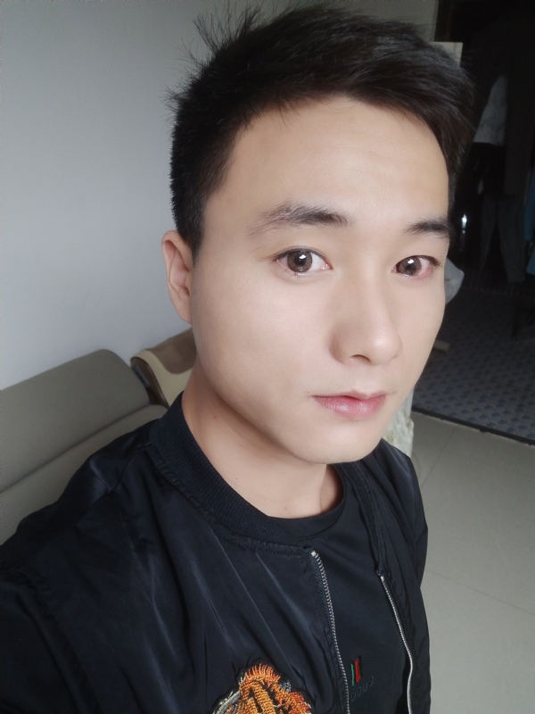 何凡的第三张照片--遵义相亲服务中心