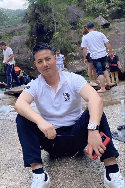 勿忘初心的第三张照片--遵义相亲服务中心