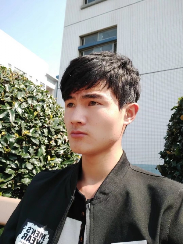 阳光男孩的第四张照片--遵义相亲服务中心
