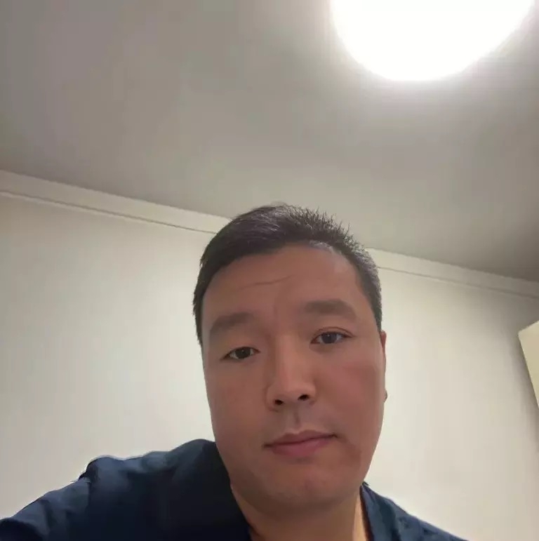 穿唐装的松鼠的第一张照片--遵义相亲服务中心