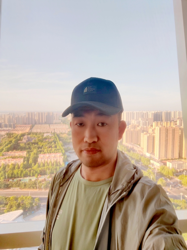 勇攀高峰的第一张照片--遵义相亲服务中心