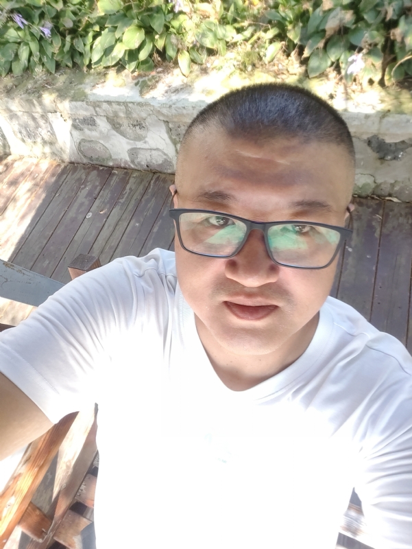 羊十八的第一张照片--遵义相亲服务中心
