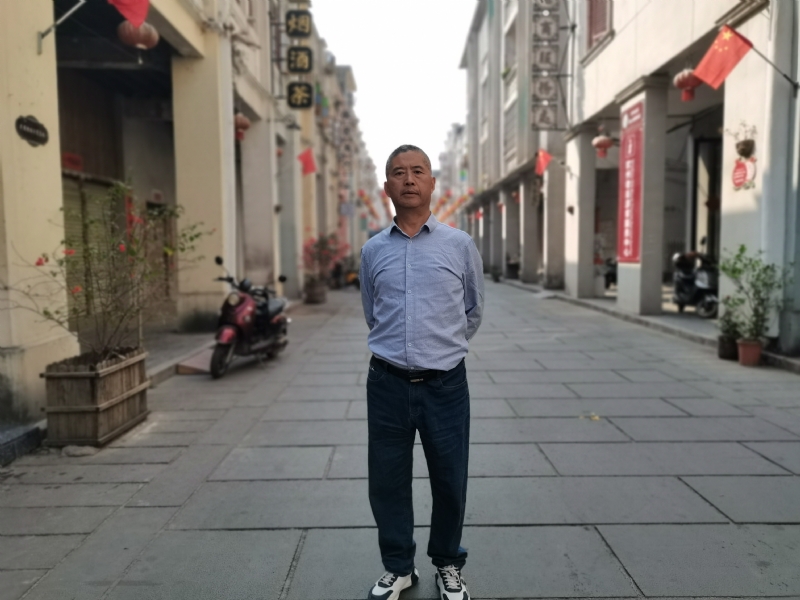 一粒尘埃的第一张照片--遵义相亲服务中心