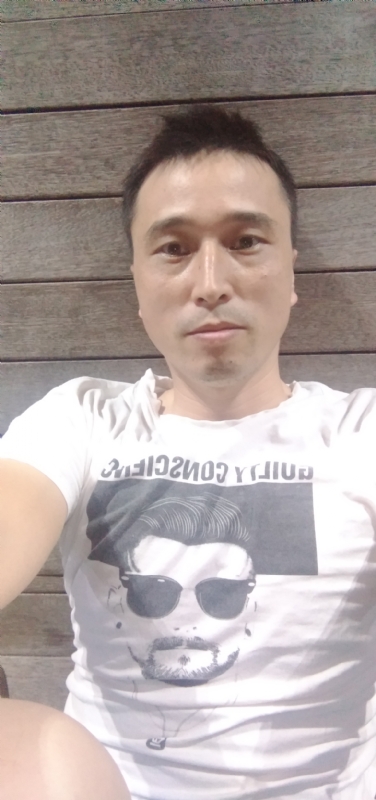 笑看一切的第一张照片--遵义相亲服务中心